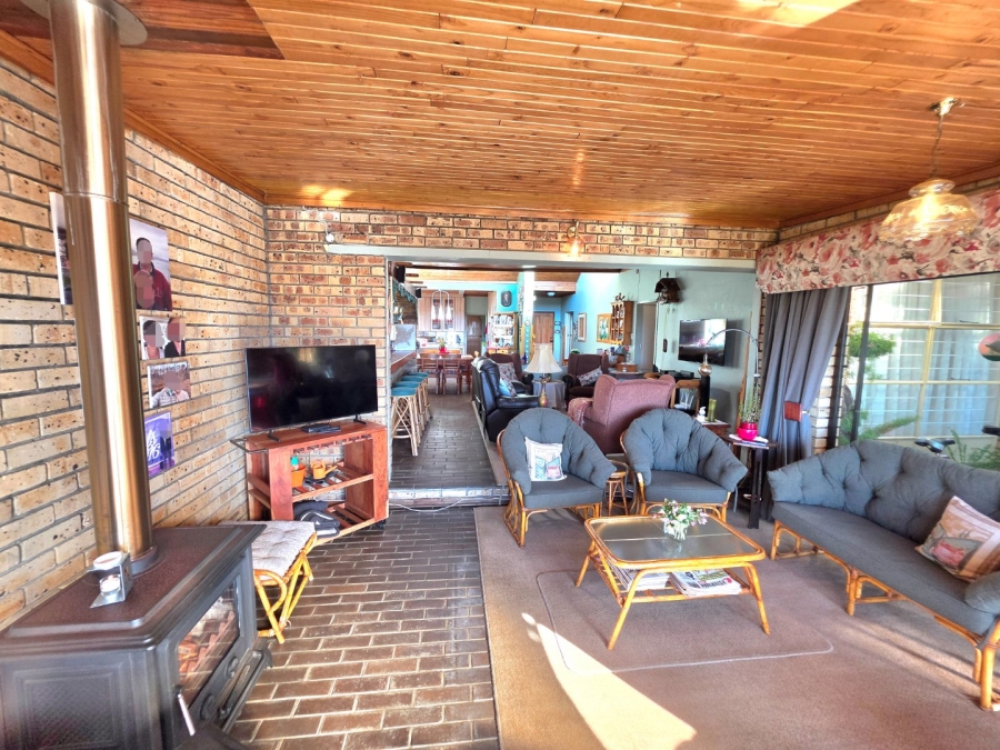 5 Bedroom Property for Sale in Panorama Free State
